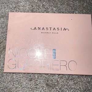 ABH Nicole Guerriero Glow Kit